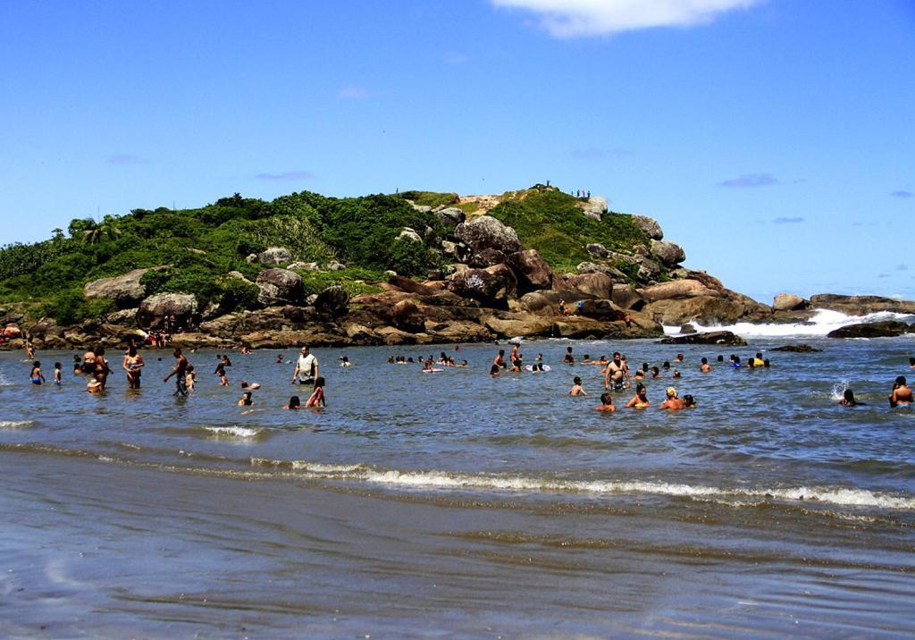 Casa Com Piscina , Churrasqueira, Wi-Fi, Em Rua De Areia A 1Km Da Praia, Bairro Sussegado, Proibido Uso De Som Extremamente Alto Ideal Para Descansar Itanhaém 外观 照片