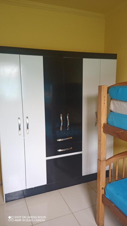 Casa Com Piscina , Churrasqueira, Wi-Fi, Em Rua De Areia A 1Km Da Praia, Bairro Sussegado, Proibido Uso De Som Extremamente Alto Ideal Para Descansar Itanhaém 外观 照片